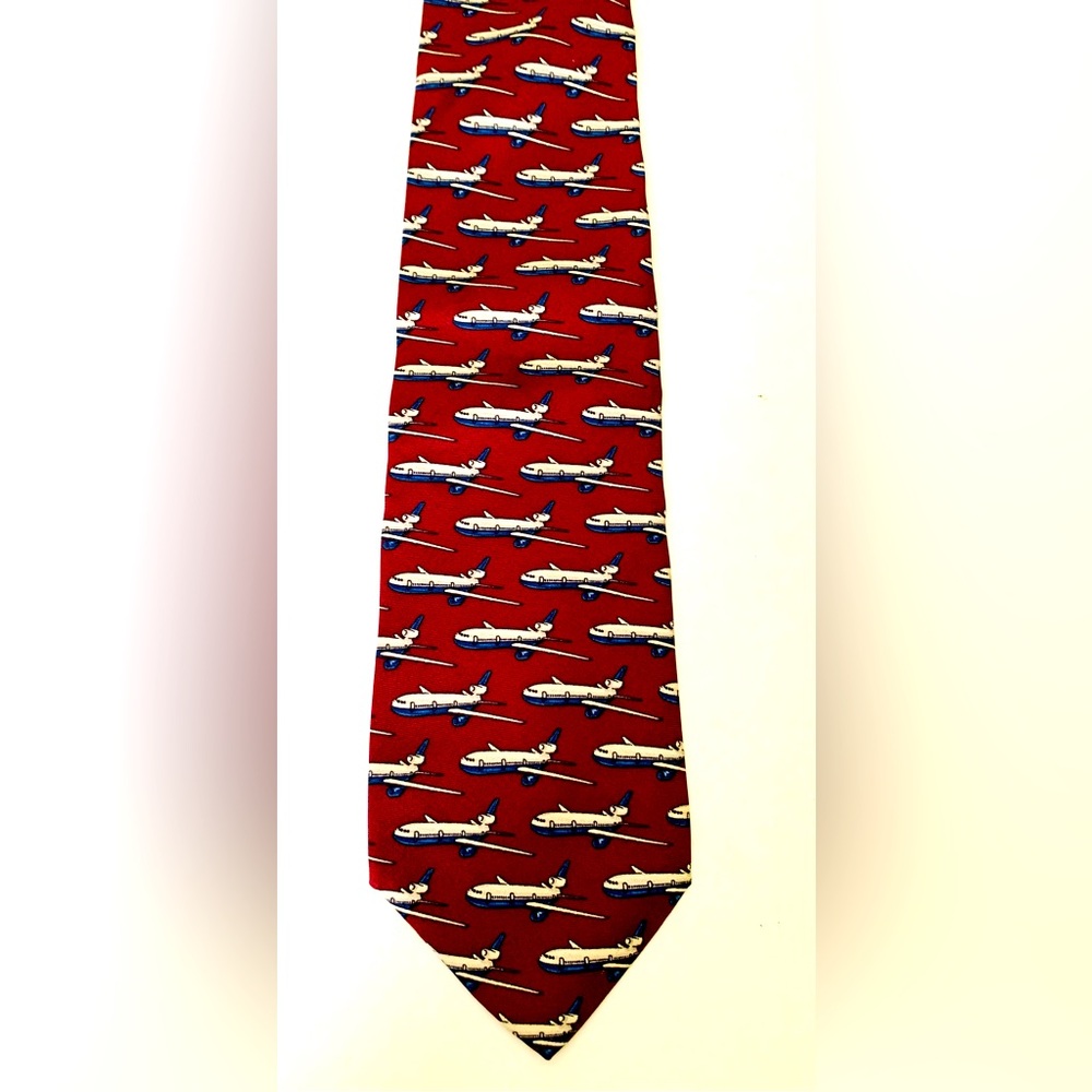 Tie Rack Men’s 100% silk burgundy neck tie for traveller white airplanes pattern